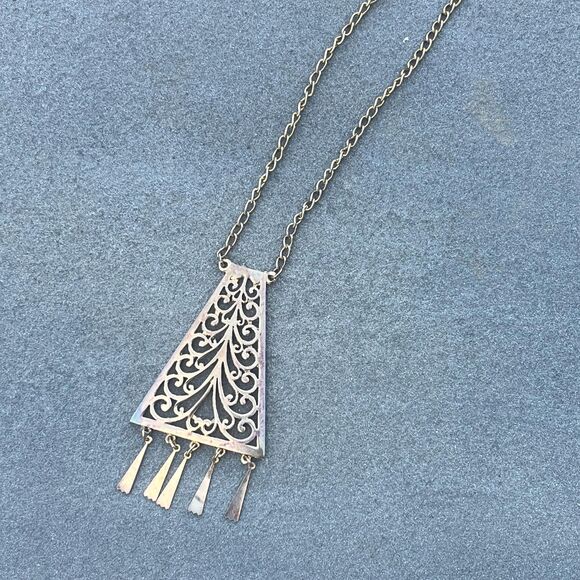 Lisner Pendant Necklace in Gold Tone Metal Mid Century Statement Jewelry Signed - Picture 9 of 16